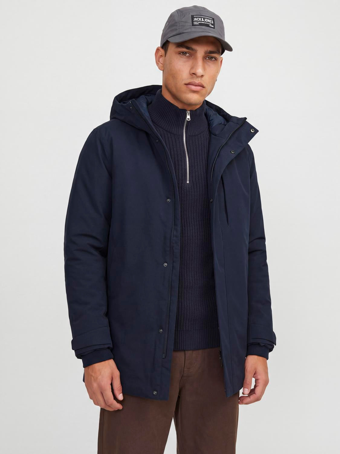 model_shot-front